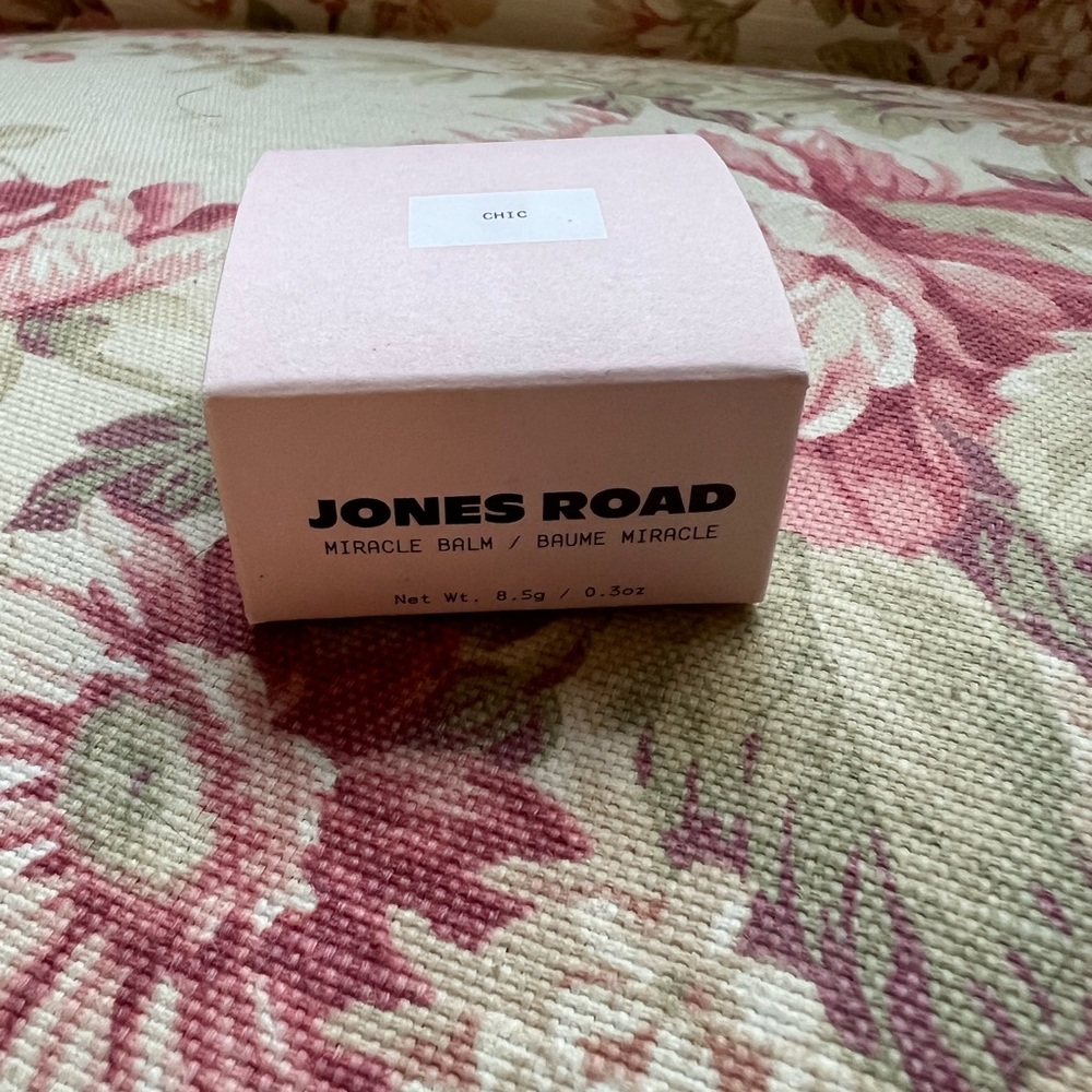 BNIB Jones Road mini 💫 Miracle Balm - Chic 💫